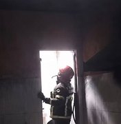 Incêndio causado por fritadeira elétrica atinge cozinha de estabelecimento no Sertão