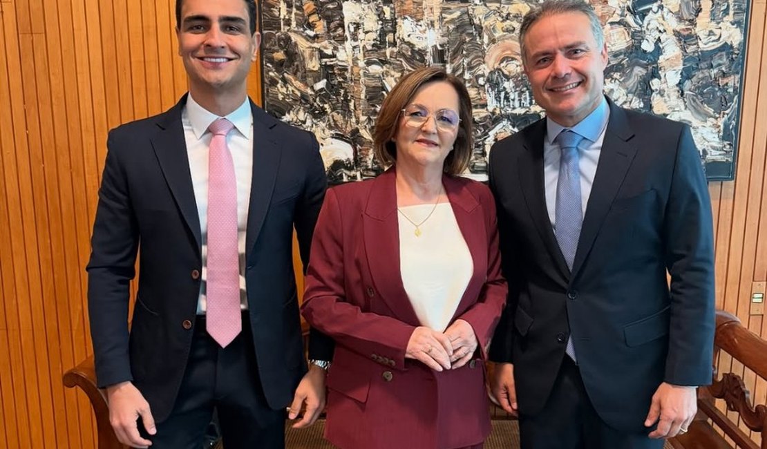 Renan Filho posa ao lado de JHC e parabeniza Marluce Caldas pela indicação ao STJ
