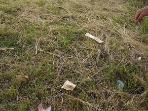 Motorista misterioso joga dinheiro pela janela do carro em rodovia do RJ