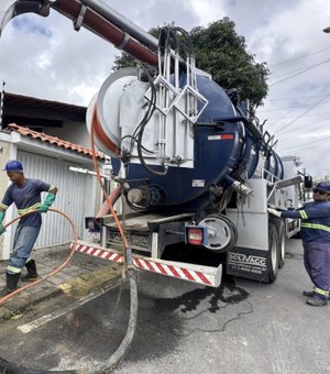 Mutirão de limpeza desobstrui galerias no Benedito Bentes