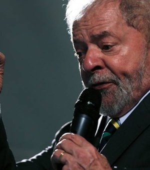A canais de esquerda, Lula volta a falar em controle da mídia