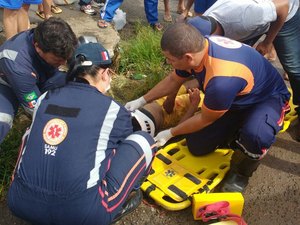 Motociclista desrespeita sinalização e acaba ferido em Arapiraca
