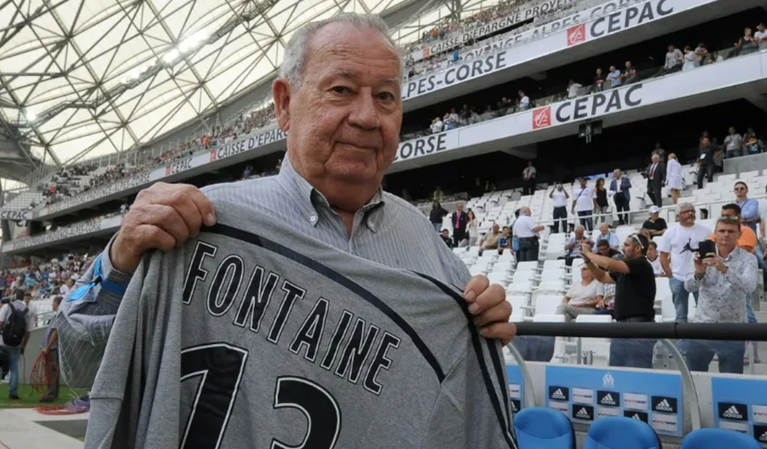 Just Fontaine, maior artilheiro em apenas uma edição de Copa do Mundo, morre aos 89 anos