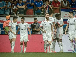 Bruno Henrique decide, e Flamengo vence o Bahia pela Copa do Brasil