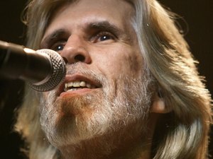 Oswaldo Montenegro se apresenta no Mirante Gourmet Cultural