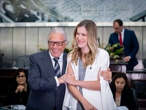 Cibele Moura destaca legado de Téo Vilela com entrega da Comenda Tavares Bastos