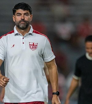 Após 11 derrotas, CRB anuncia fim da direção de Ari Barros