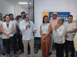 Luciano Barbosa entrega nova sede do CEAF e anuncia outras melhorias na Saúde de Arapiraca