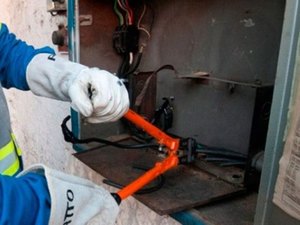 CCJ barra projeto que impede corte de luz e água nos finais de semana e feriados em Maceió