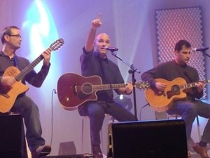 Banda católica Dom se apresenta neste domingo em Arapiraca