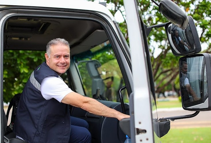 Viajando em um caminhão há três dias, Renan Filho chega a Belém neste sábado para a COP 30