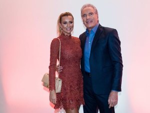 Roberto Justus e Ana Paula Siebert anunciam que estão esperando bebê