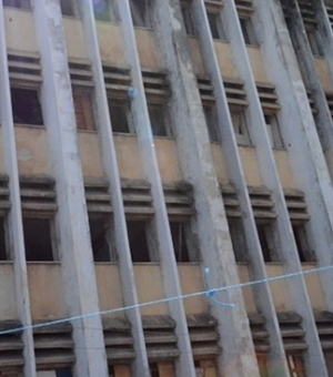 Princípio de incêndio é registrado no antigo prédio do INSS, em Maceió