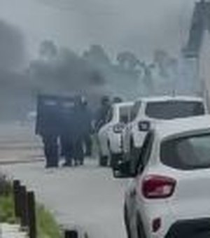 Manifestante é preso por obstruir rodovia em protesto por falta de água no Pilar
