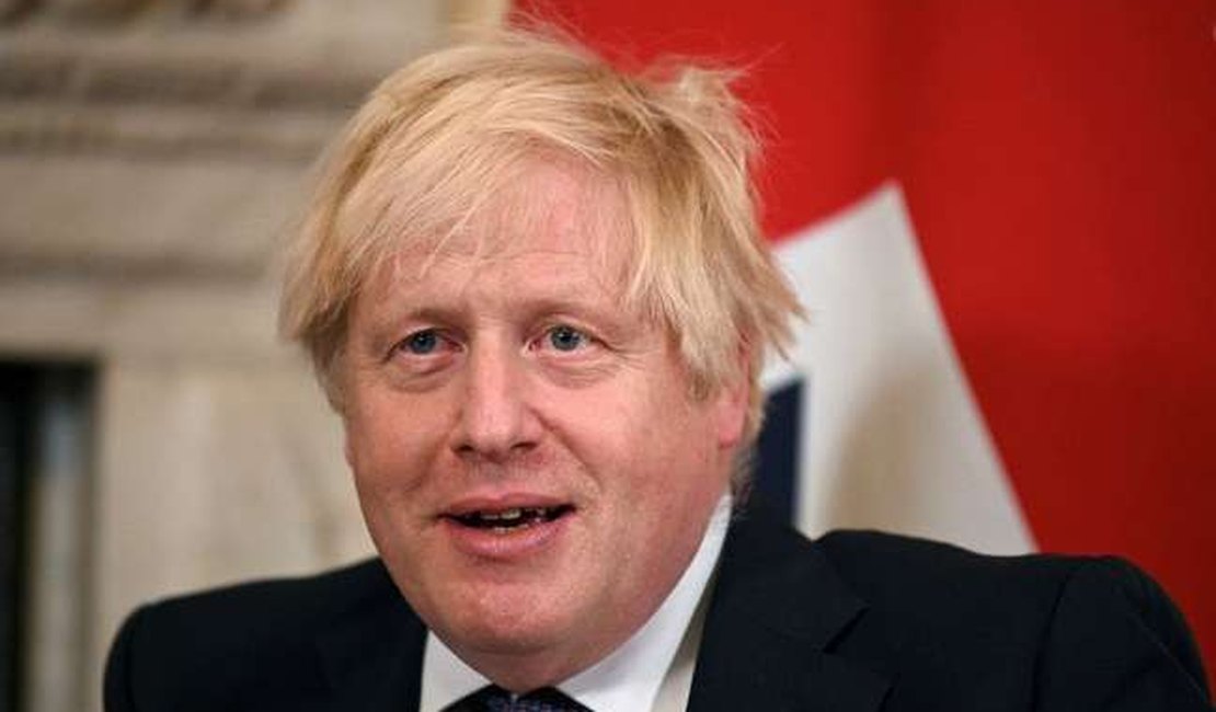 Boris Johnson se perde em discurso e é salvo por Peppa Pig