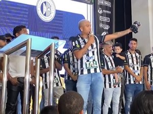 ASA apresenta elenco para o torcedor com grande festa