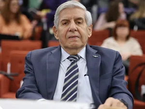 Moraes manda general Augusto Heleno para prisão domiciliar