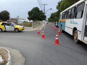 Ventania derruba fio de baixa tensão em Arapiraca