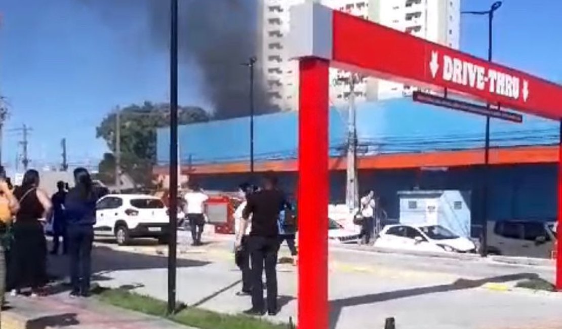 Magazine Luiza da Avenida Fernandes Lima é atingida por incêndio