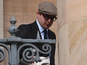 Primo da rainha Elizabeth é condenado a 10 meses de prisão por assédio