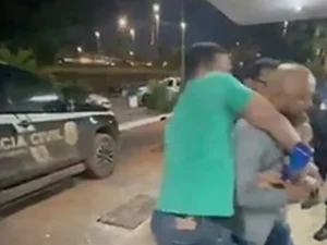 Discussão após spray de pimenta em DP termina com advogado detido