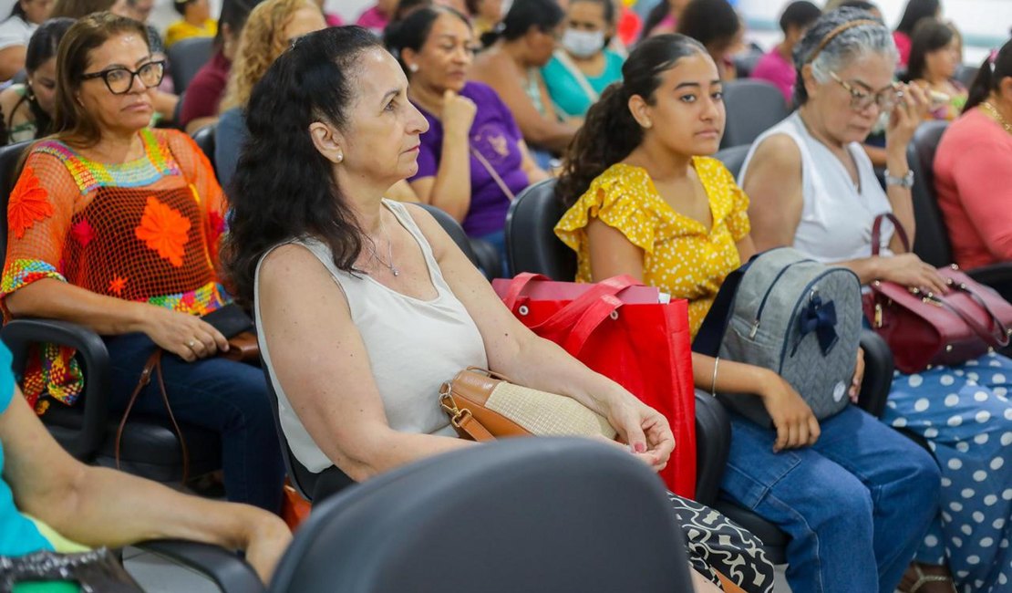 Governo de Alagoas oferta exame gratuito de mamografia para servidoras do Estado