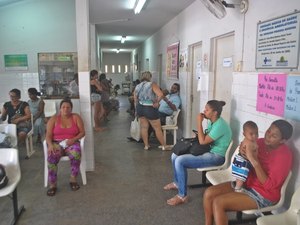 Usuários denunciam suspensão de atendimento, exames e de medicamentos