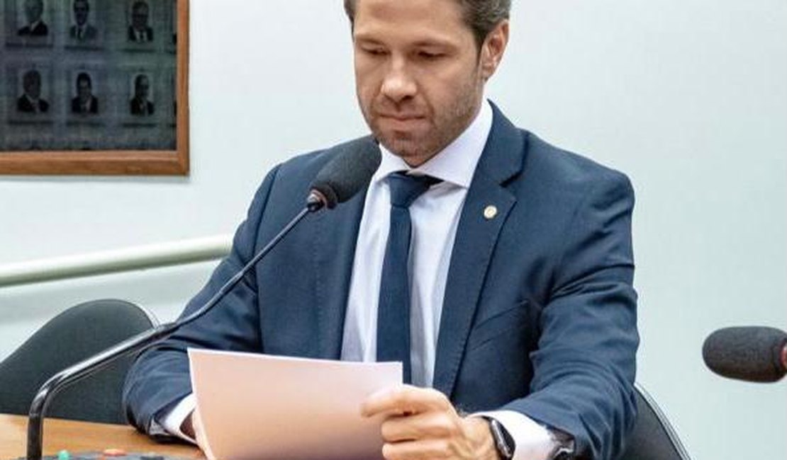 Pedro Vilela apresenta emenda contra cobrança do ECAD em hotéis e pousadas