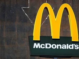 Tiroteio dentro de McDonald’s deixa um morto e quatro feridos nos EUA