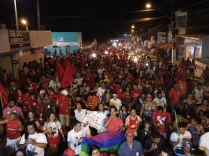 Centenas de pessoas participam de ato pró-Haddad em Girau do Ponciano