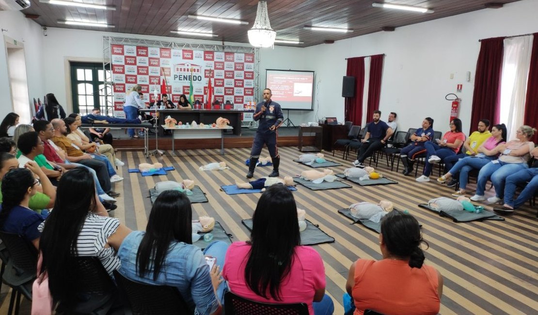 Profissionais da UPA de Penedo participam de curso de Suporte Avançado de Vida em Cardiologia