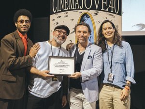 Série sobre a Aids estrelada por Ícaro Silva vence prêmio na Espanha