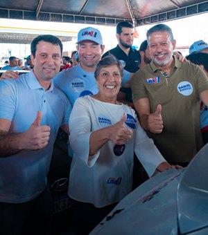 Arthur Lira reúne lideranças e promove grande adesivaço em Arapiraca