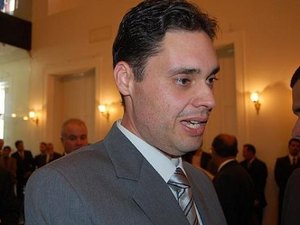 Prefeito de Teotônio Vilela determina “varredura” no cadastro dos servidores