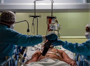 Médicos cearenses repudiam acusações de manipulação de número de mortes por coronavírus