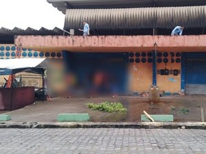 Homem é preso com revólver e drogas em barraca de coco no Mercado Público do Jacintinho, em Maceió