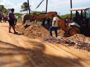 Veja vídeos da  praia no Pontal do Peba onde foi encontrada ossada e roupas que podem ser de Roberta Dias