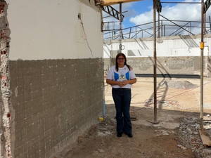 Ziane Costa visita obras de reforma escolar no Povoado Cruz