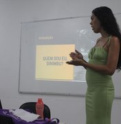 Ufal forma a primeira mulher travesti no curso de Jornalismo