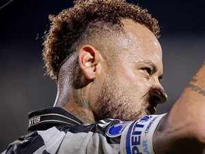 Neymar se desculpa publicamente após tapa em Robinho Jr.: 'Me excedi'