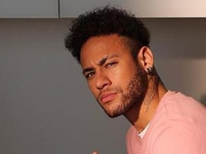 Com máscara, Neymar revela que andava disfarçado pelas baladas na Bahia 