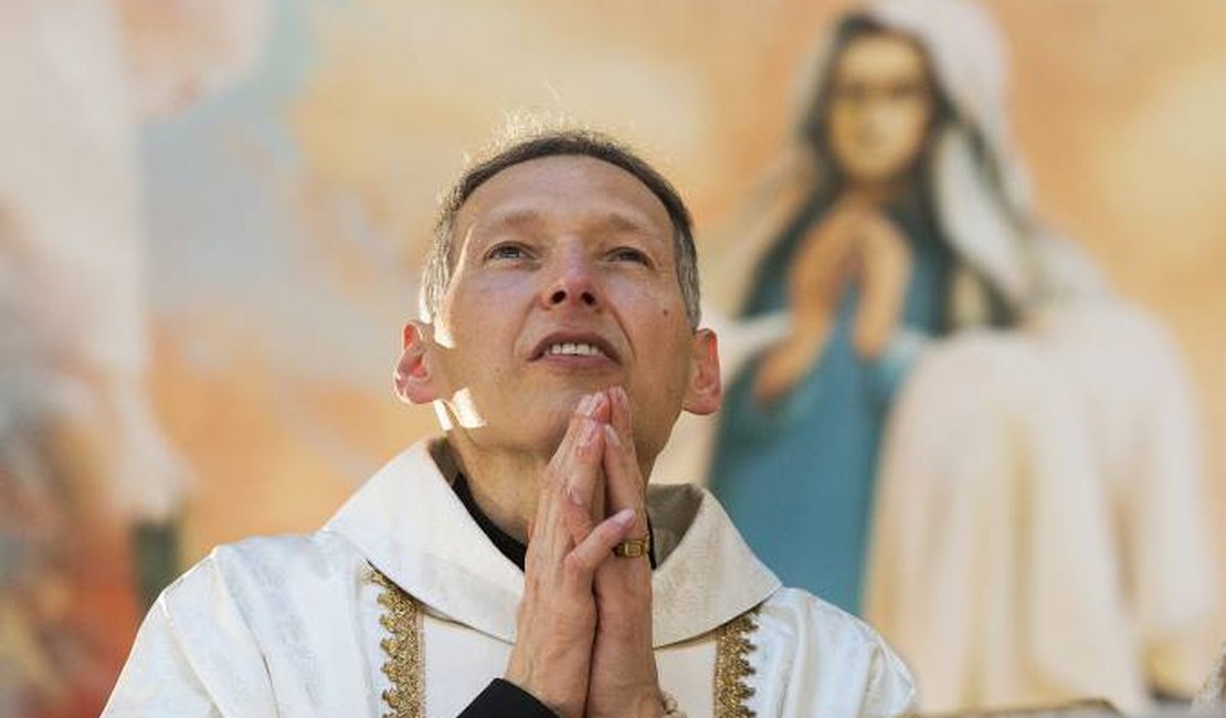 “Eu estava hiperestressado e debilitado', diz Padre Marcelo após vencer a depressão