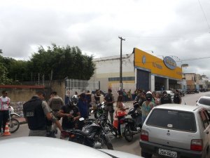 Após ter veículo apreendido, jovens tentam subornar policiais em Arapiraca