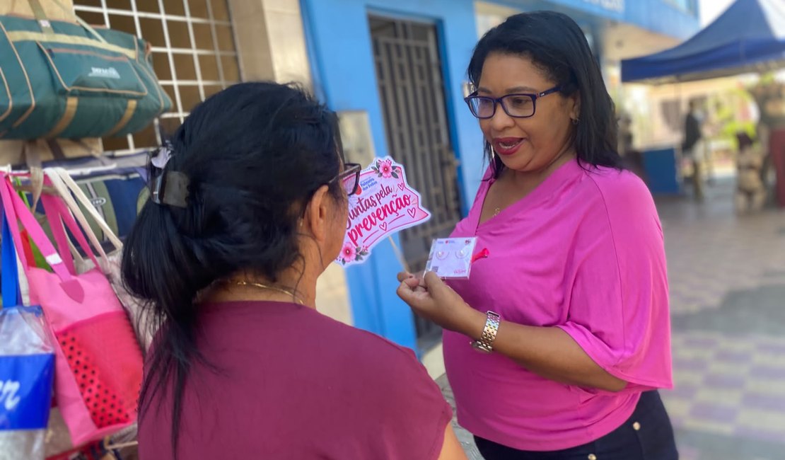 ‘Blitz Rosa’ leva conscientização sobre autocuidado às mulheres em Palmeira