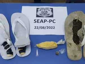 Após revista em presídio, policiais encontram drogas escondidas em chinelos de dedos