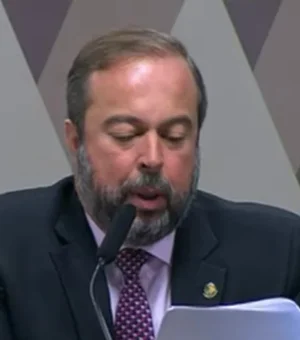 Ministro anuncia fim do preço em paridade de importação na Petrobras