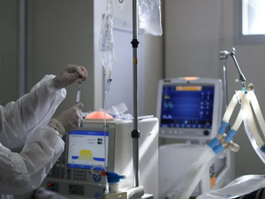 Imunidade gerada pela infecção natural por Covid-19 permanece alta por 10 meses, diz estudo
