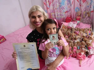 Em Santos, mãe registra filha com nome de Barbie; segundo filho quase se chama Ken