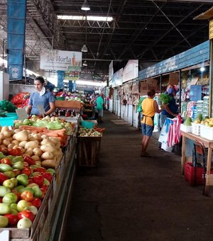 “A água tomou conta de tudo”, relata comerciante do Mercado da Produção