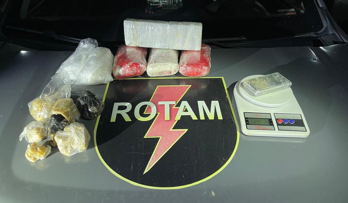 Polícia apreende quatro quilos de drogas e liberta mulher em cárcere privado na Forene